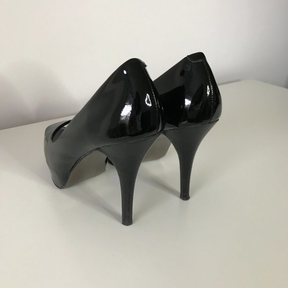 Steve Madden Black Open-Toe Patent Leather Pumps - Picture 3 of 6